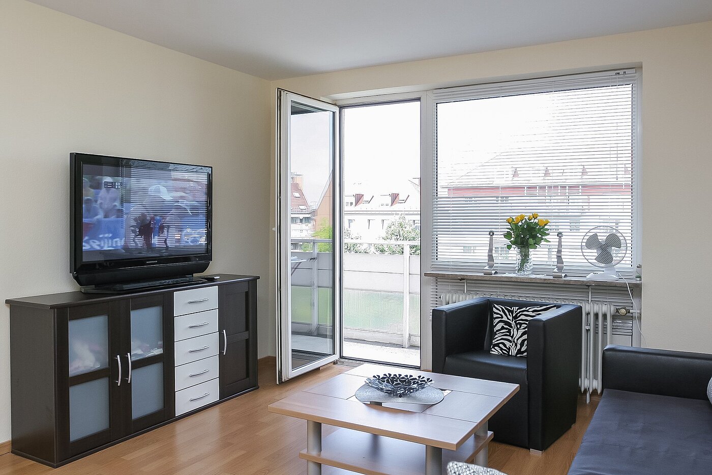 Etagenwohnung mit 2 Zimmern | München-Nymphenburg | 1805ML3 | Helles Wohnzimmer