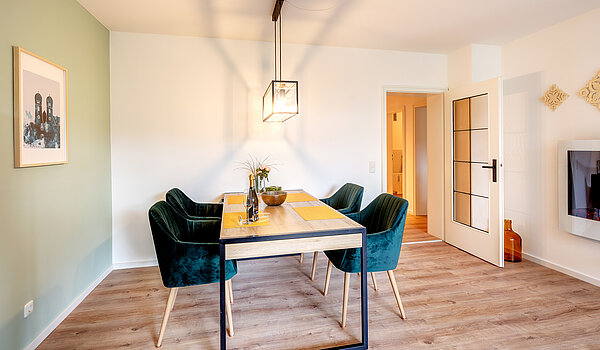 Etagenwohnung mit 3 Zimmern | Unterhaching | 70421 | ...Essen