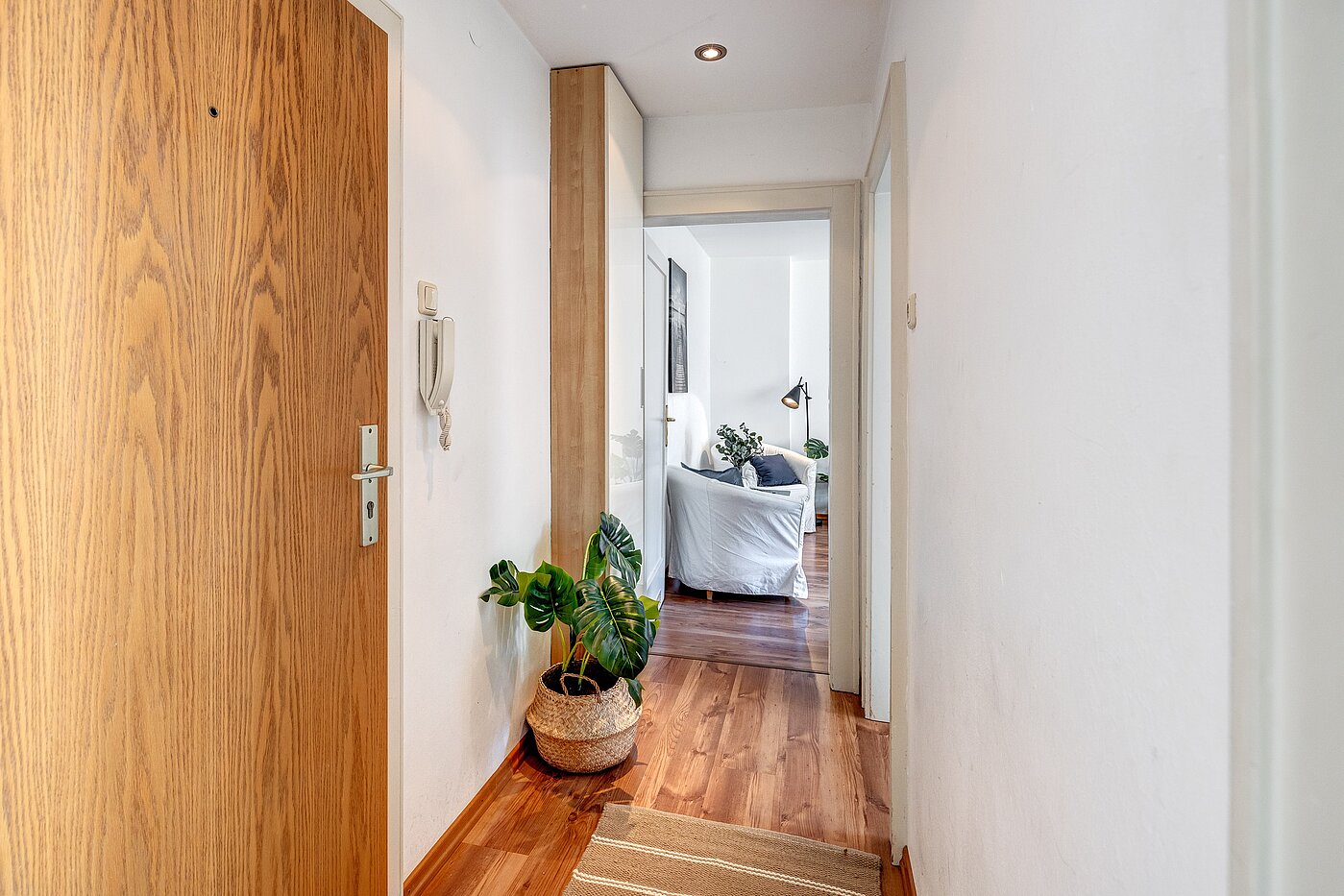 Etagenwohnung mit 1 Zimmer | München-Sendling | 2201ML3 | ...und Richtung Wohnzimmer