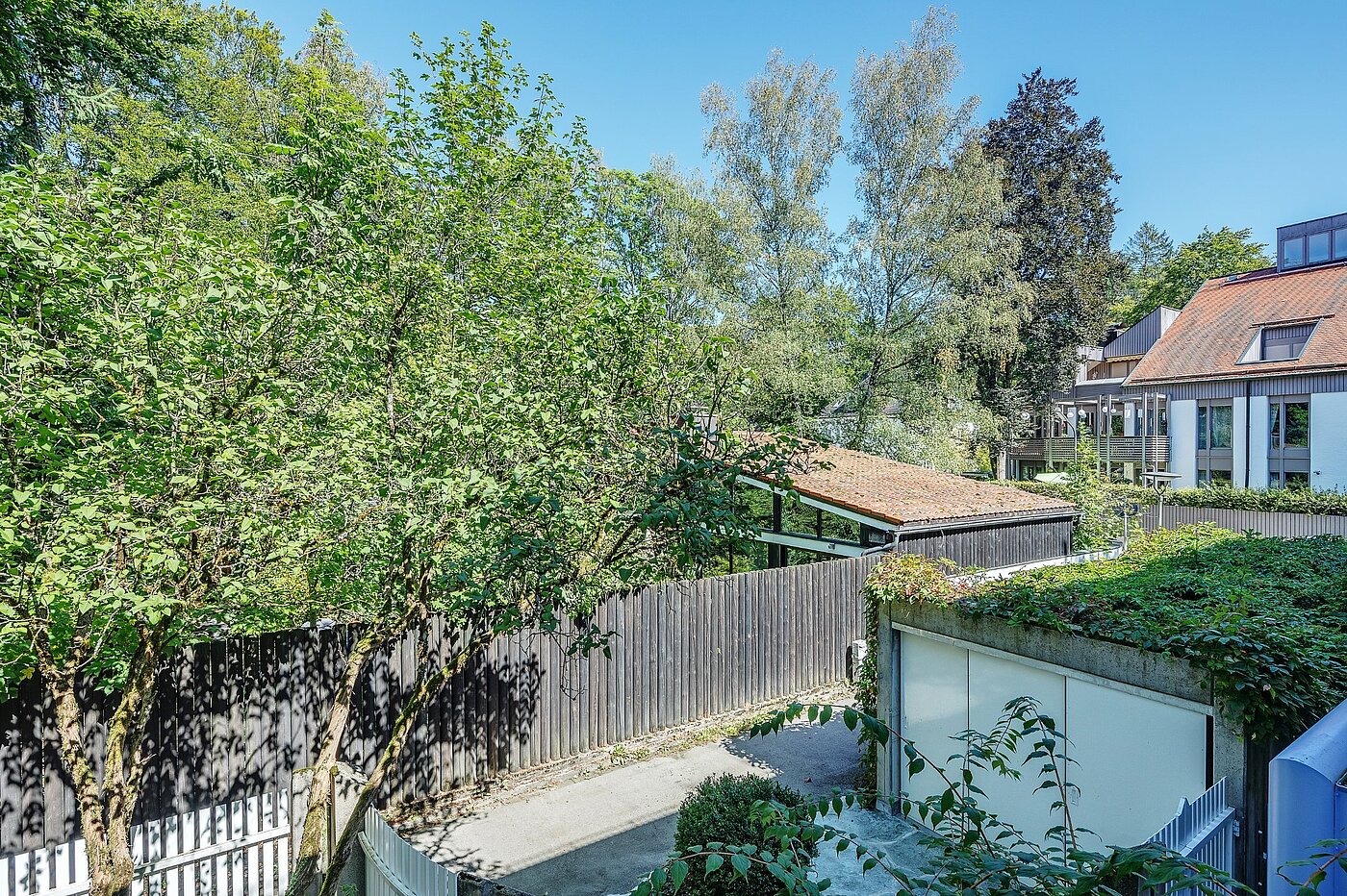 Etagenwohnung mit 3 Zimmern | München-Harlaching | 1908ML6 | Ausblick vom Schlafzimmer