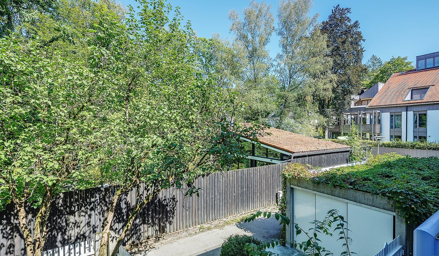 Etagenwohnung mit 3 Zimmern | München-Harlaching | 1908ML6 | Ausblick vom Schlafzimmer