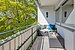 sonnigem Balkon...
