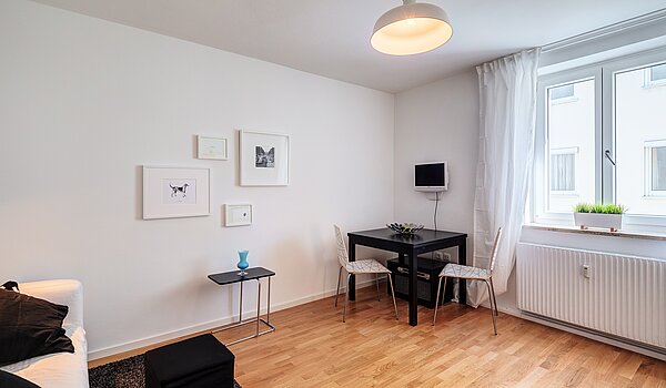 Etagenwohnung mit 2 Zimmern | München-Maxvorstadt | 70398 | Wohnbereich