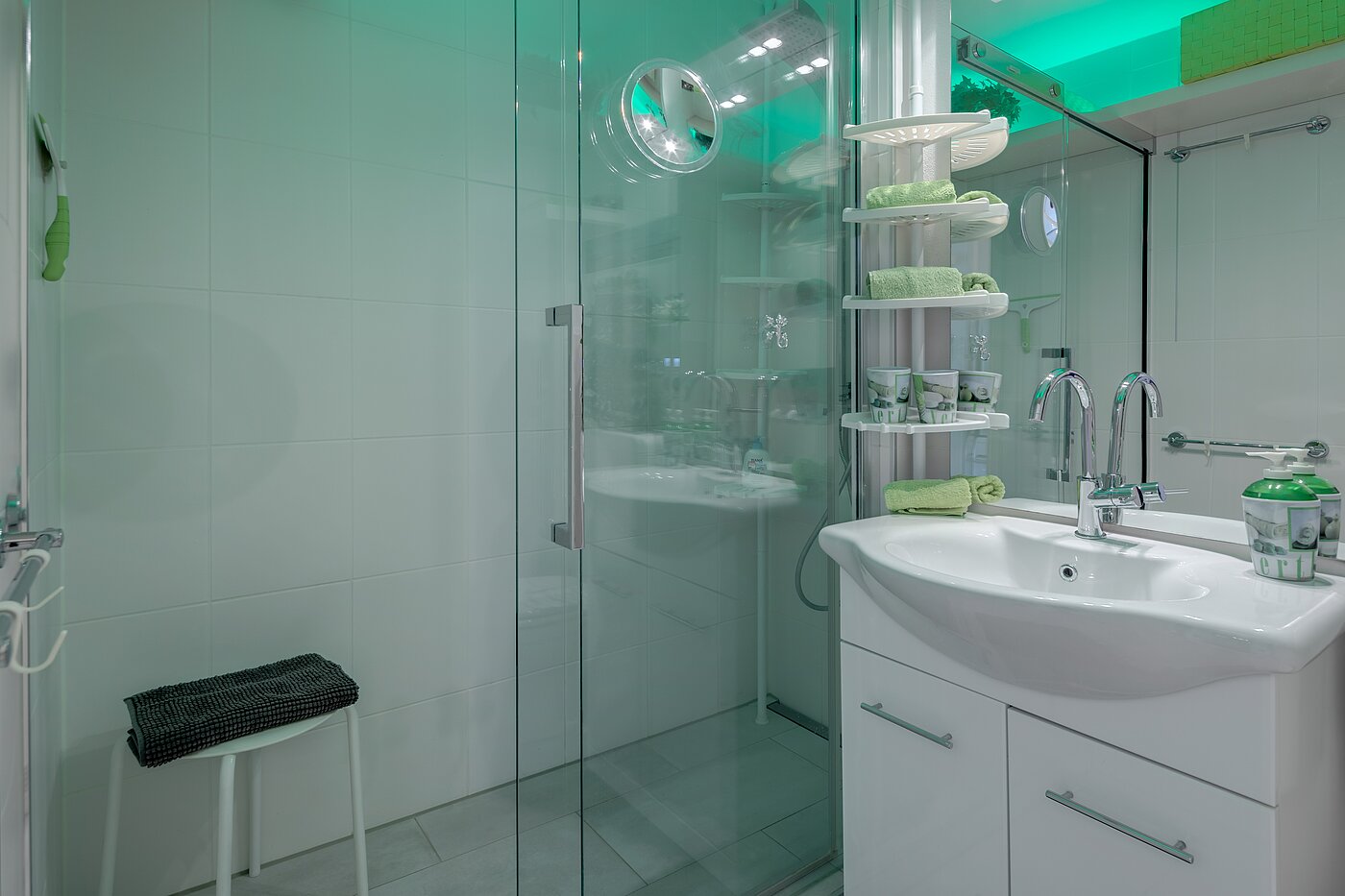 Etagenwohnung mit 1 Zimmer | 700322 | Stilvolles Duschbad