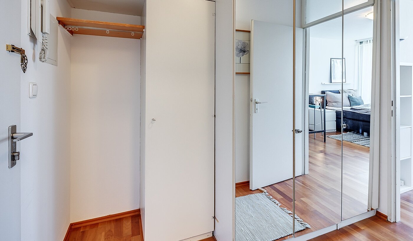 Etagenwohnung mit 1 Zimmer | München-Bogenhausen | 2103ML6 | Kleiderschrank mit Garderobe