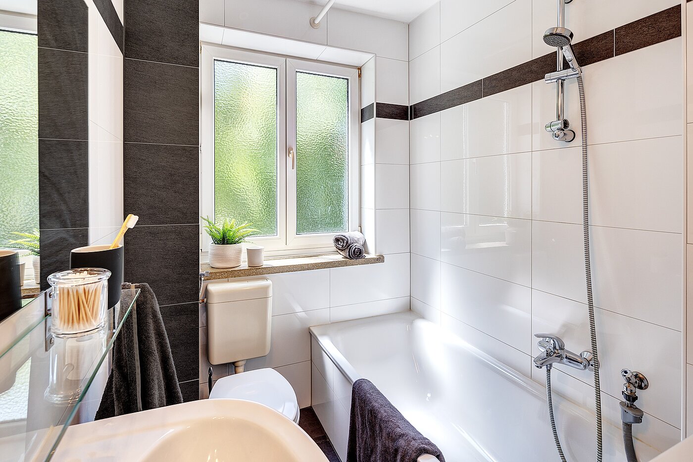 Etagenwohnung mit 2.5 Zimmern | München-Berg am Laim | 70030 | ...Badewanne