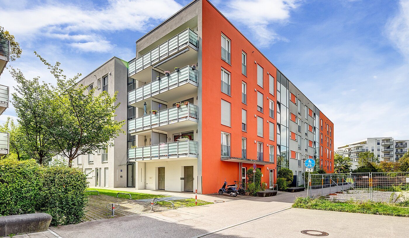 Etagenwohnung mit 2 Zimmern | München-Schwabing | 70153 | Ansicht Fassade von der Straße aus