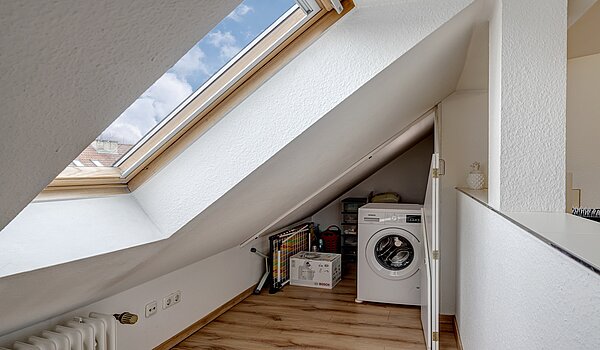 Dachgeschosswohnung mit 4.5 Zimmern | München-Ludwigsvorstadt | 70461 | Wohnen / Essen