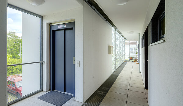 Etagenwohnung mit 2 Zimmern | Haar | 70426 | Aufzug