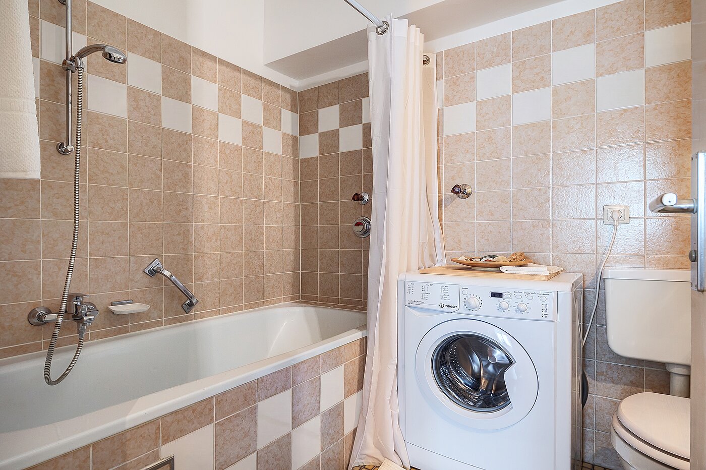 Etagenwohnung mit 2 Zimmern | München-Maxvorstadt | 70398 | inkl. Waschmaschinenanschluss