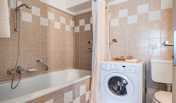 Etagenwohnung mit 2 Zimmern | München-Maxvorstadt | 70398 | inkl. Waschmaschinenanschluss