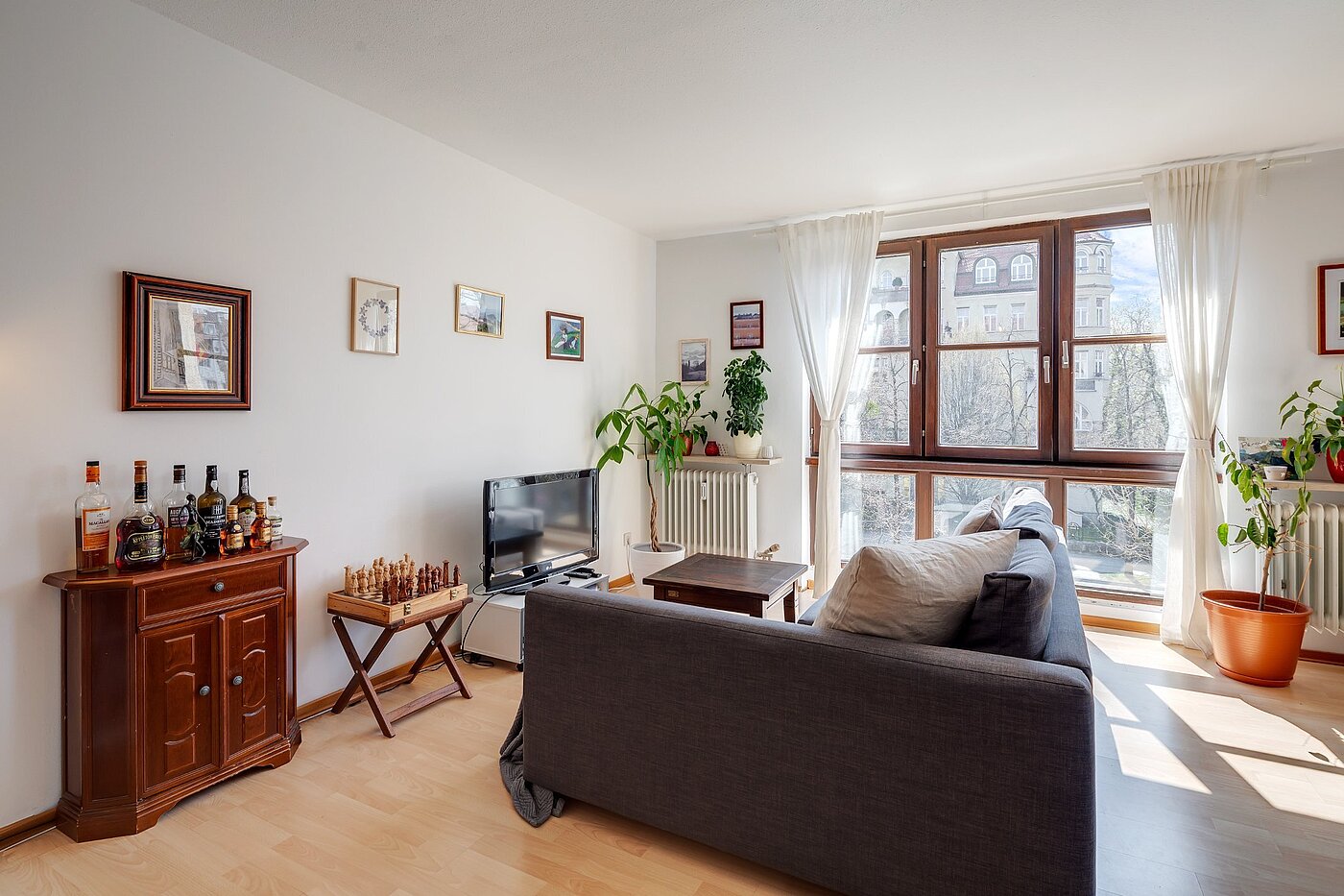 Etagenwohnung mit 2 Zimmern | München-Neuhausen | 2003ML5 | Helles Wohnzimmer mit...