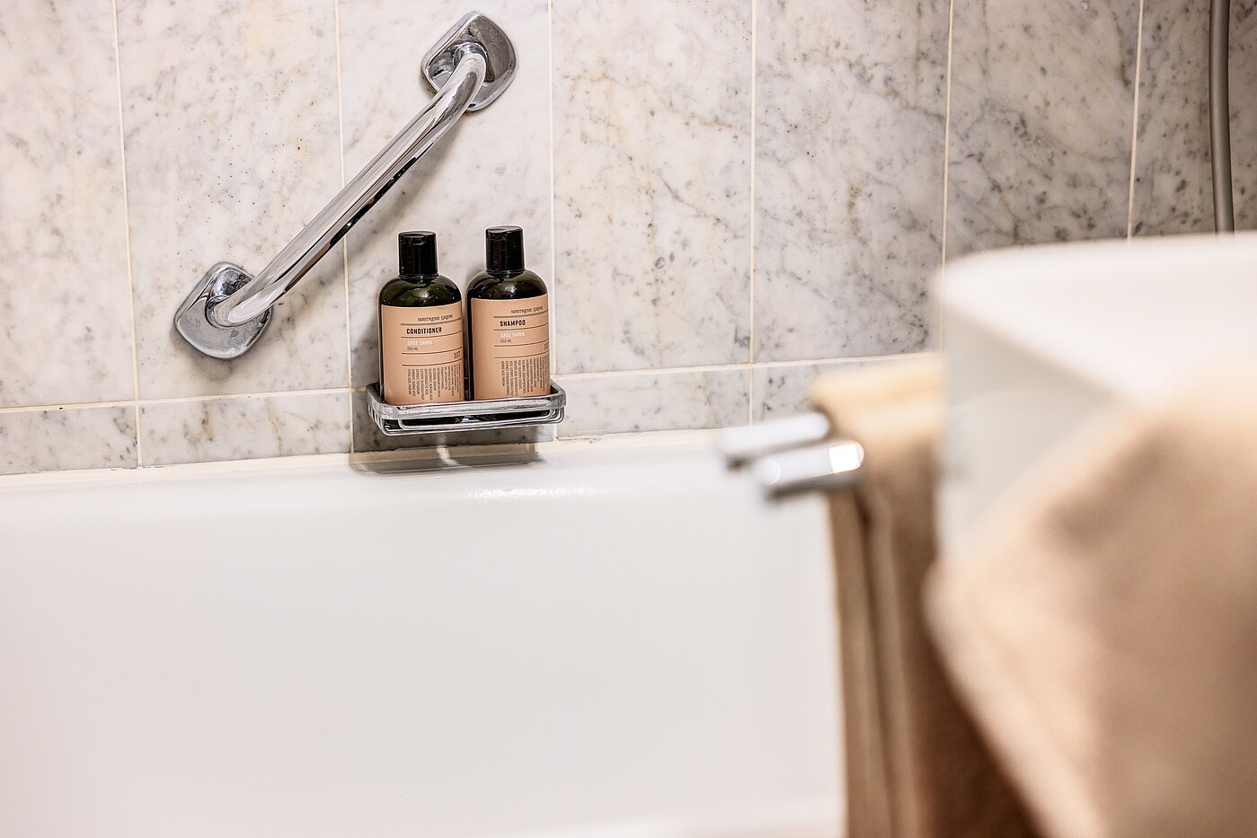 Etagenwohnung mit 1 Zimmer | München-Schwabing | 70249 | ...zeitlosen Bad...