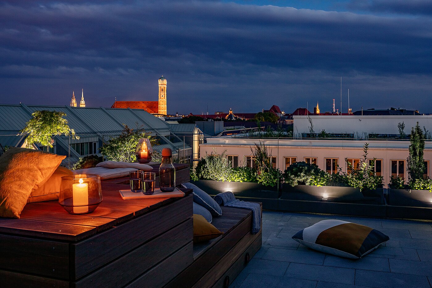 Etagenwohnung mit 3 Zimmern | 70046 | Skydeck mit beeindruckendem...