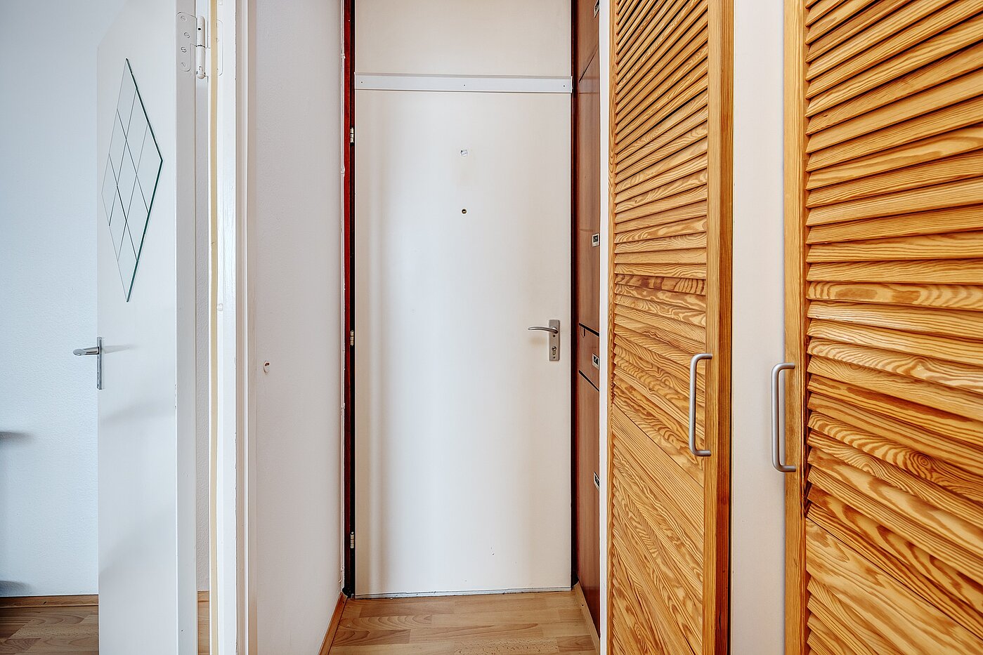 Etagenwohnung mit 1 Zimmer | München-Solln | 2201ML92 | ...mit Blick zur Wohnungstür