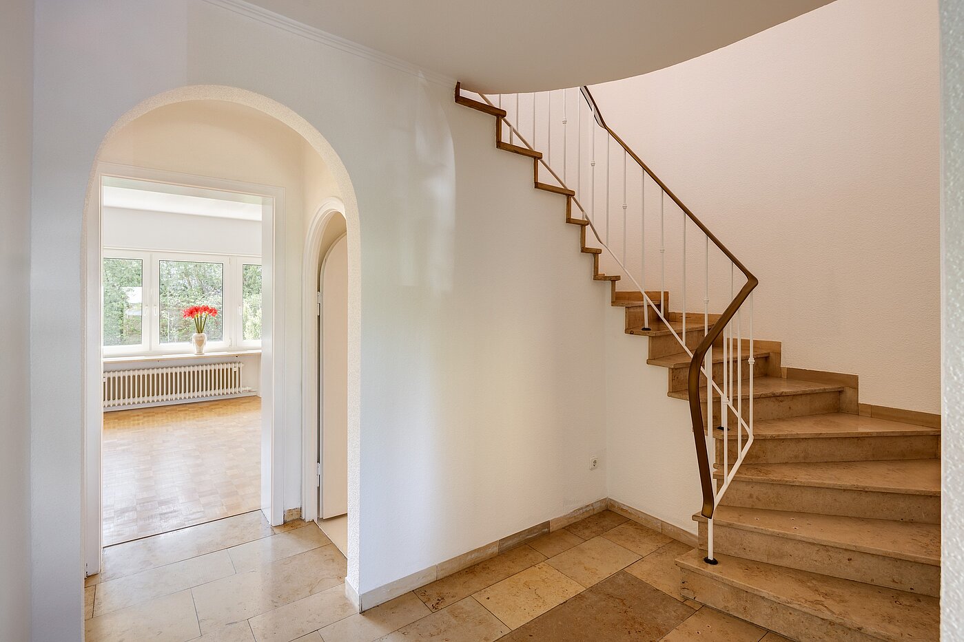 Doppelhaushälfte mit 4 Zimmern | München-Solln | 70120 | Treppenhaus Erdgeschoß