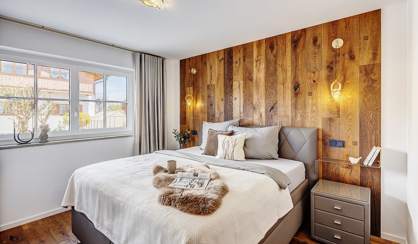 Erdgeschosswohnung mit 2 Zimmern | Bad Wiessee | 700942 | Lichtdurchflutetes Schlafzimmer...