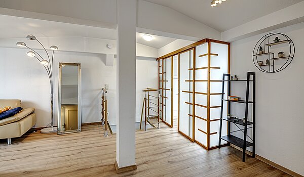 Dachgeschosswohnung mit 4.5 Zimmern | München-Ludwigsvorstadt | 70461 | Wohnen / Essen