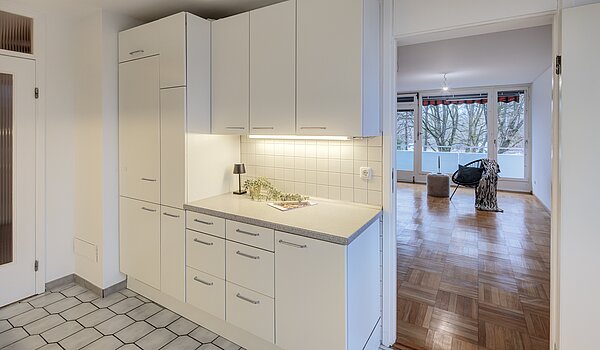Etagenwohnung mit 3.5 Zimmern | München-Bogenhausen | 70305 | Blick zum Wohnzimmer