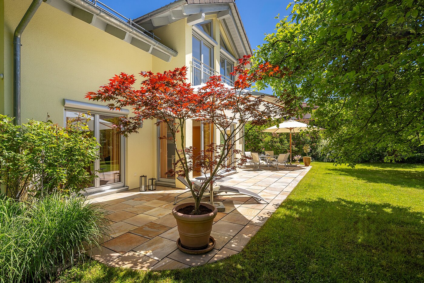 Einfamilienhaus mit 5 Zimmern | Icking | 70438 | ...Wohnterrasse mit...