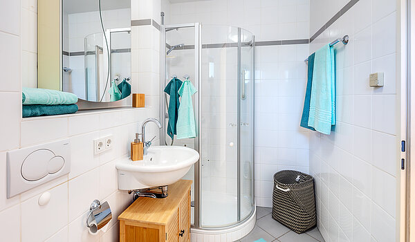 Etagenwohnung mit 2 Zimmern | Haar | 70426 | ...mit Dusche