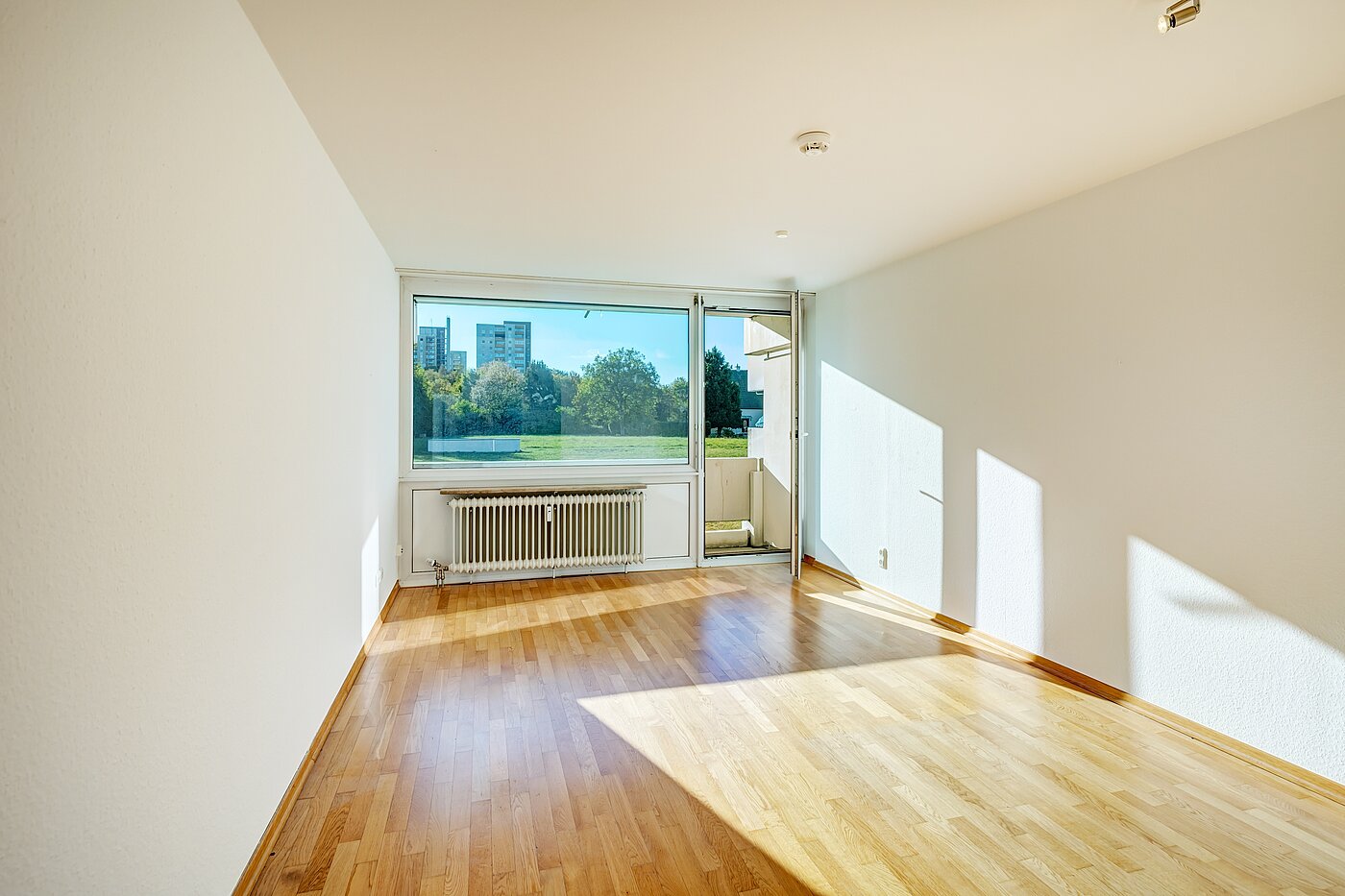 Apartment mit 2 Zimmern | München-Feldmoching | 70466 | Helles Wohnzimmer...