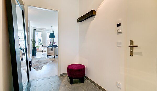 Etagenwohnung mit 2 Zimmern | München-Maxvorstadt | 70023 | Diele mit...