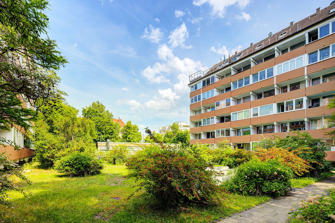 Etagenwohnung mit 1 Zimmer | München-Neuhausen | 702271 | Gartenansicht