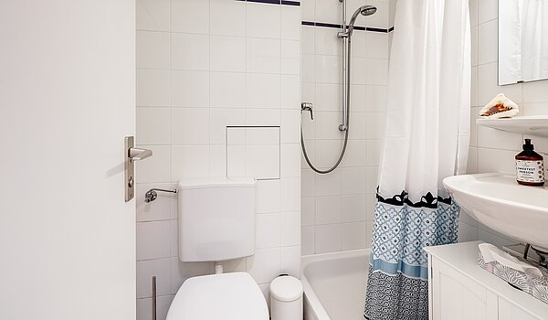 Etagenwohnung mit 1 Zimmer | München-Schwabing | 70475 | ...mit Dusche