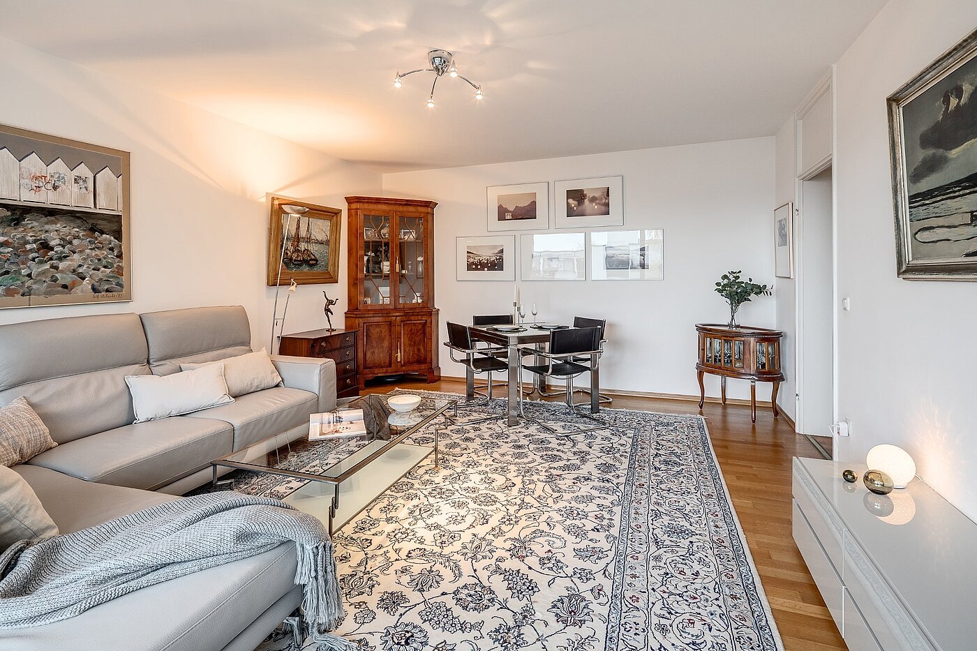 Etagenwohnung mit 4 Zimmern | Aschheim | 2006ML2 | ...Wohnzimmer mit...