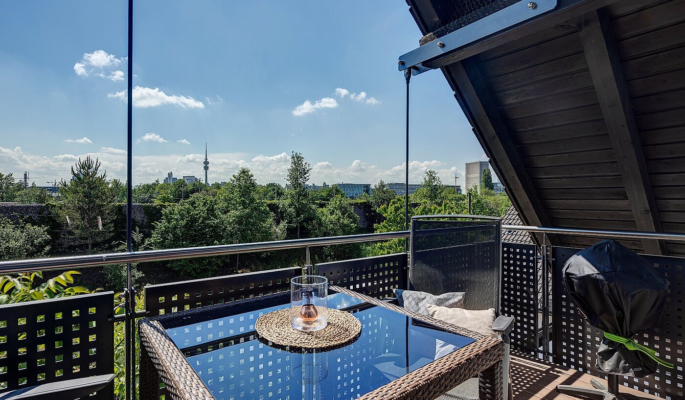 Dachgeschosswohnung mit 3 Zimmern | München-Hasenbergl | 1803ML5 | Balkon