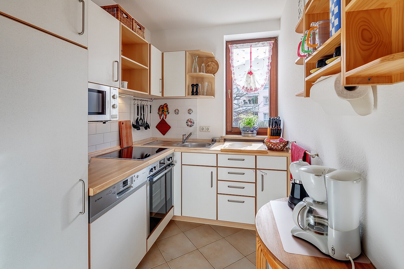 Etagenwohnung mit 2 Zimmern | München-Schwabing | 2205ML62 | Küche mit Fenster...