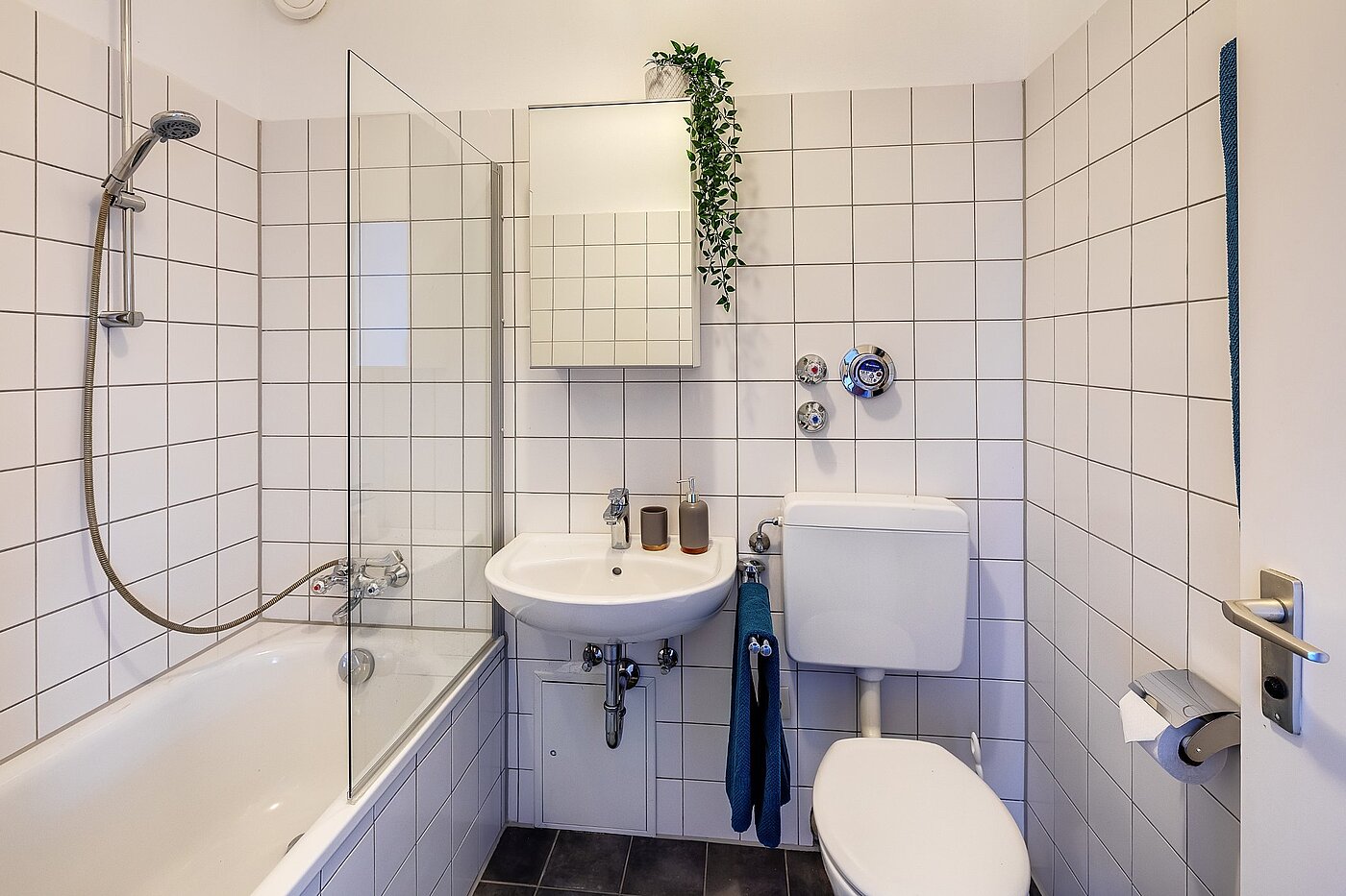 Etagenwohnung mit 1 Zimmer | München-Schwabing | 2007ML2 | Bad mit Badewanne