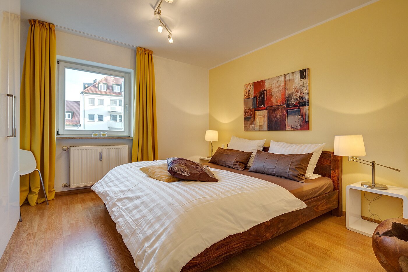 Etagenwohnung mit 2 Zimmern | München-Schwabing | 70102 | Schlafzimmer...