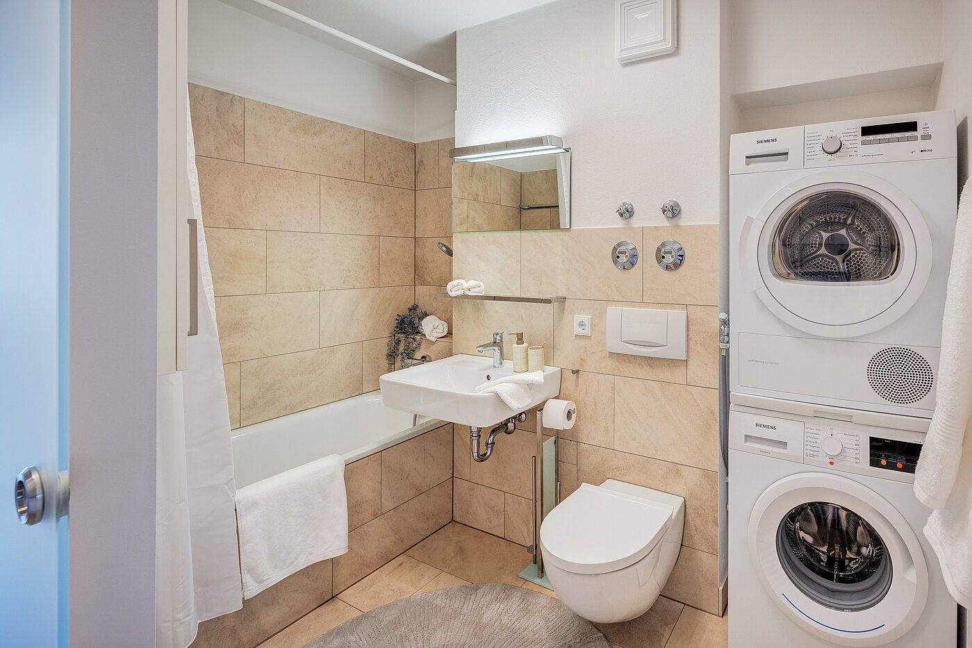 Etagenwohnung mit 3 Zimmern | München-Schwabing | 70299 | Bad