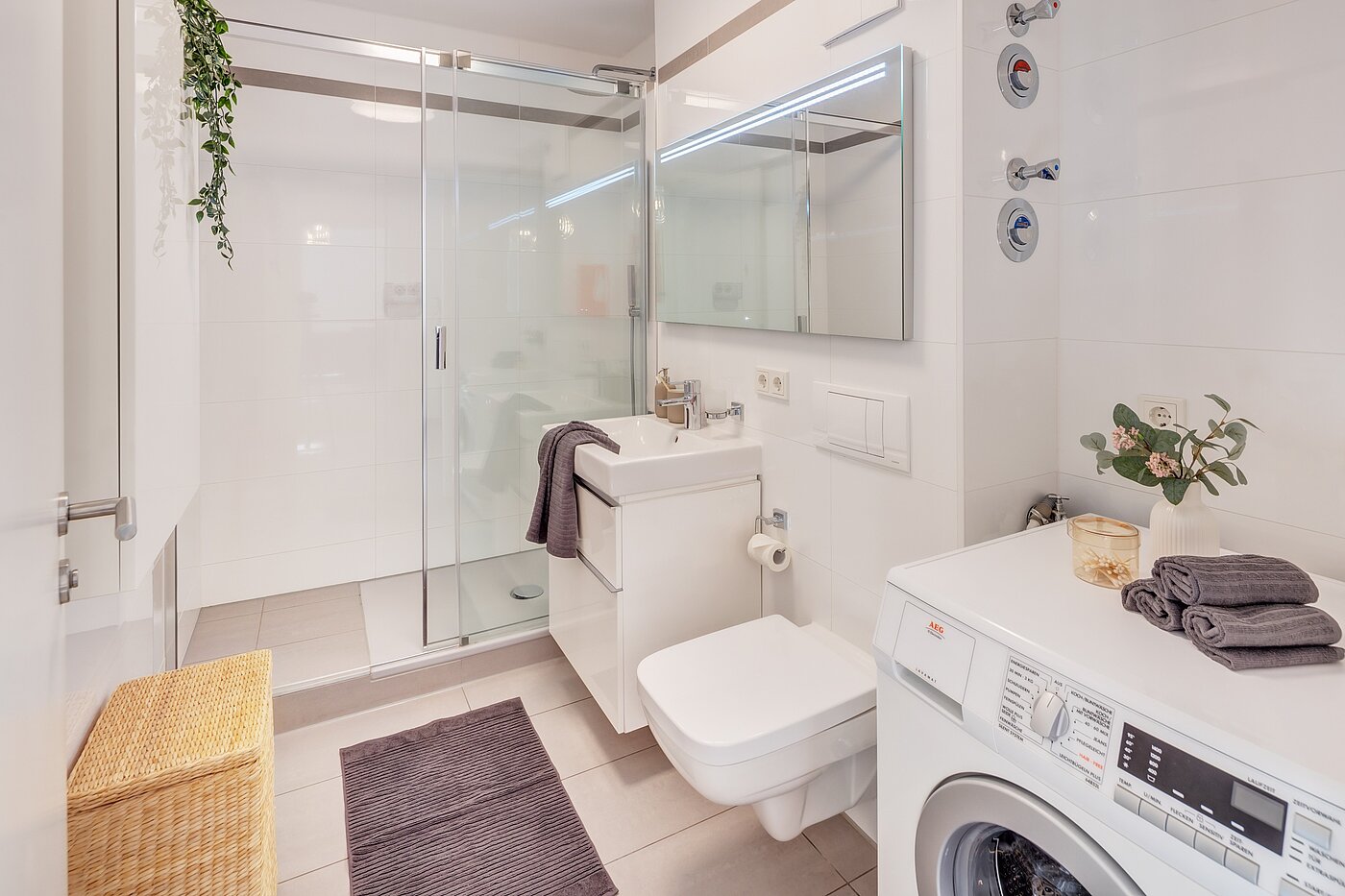 Etagenwohnung mit 2.5 Zimmern | München-Obergiesing | 70270 | Badezimmer