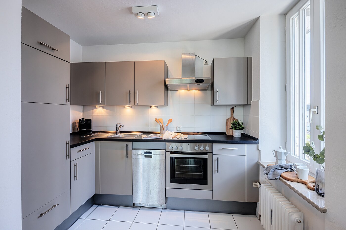 Etagenwohnung mit 2.5 Zimmern | München-Fasangarten | 702211 | ...Einbauküche und allen...