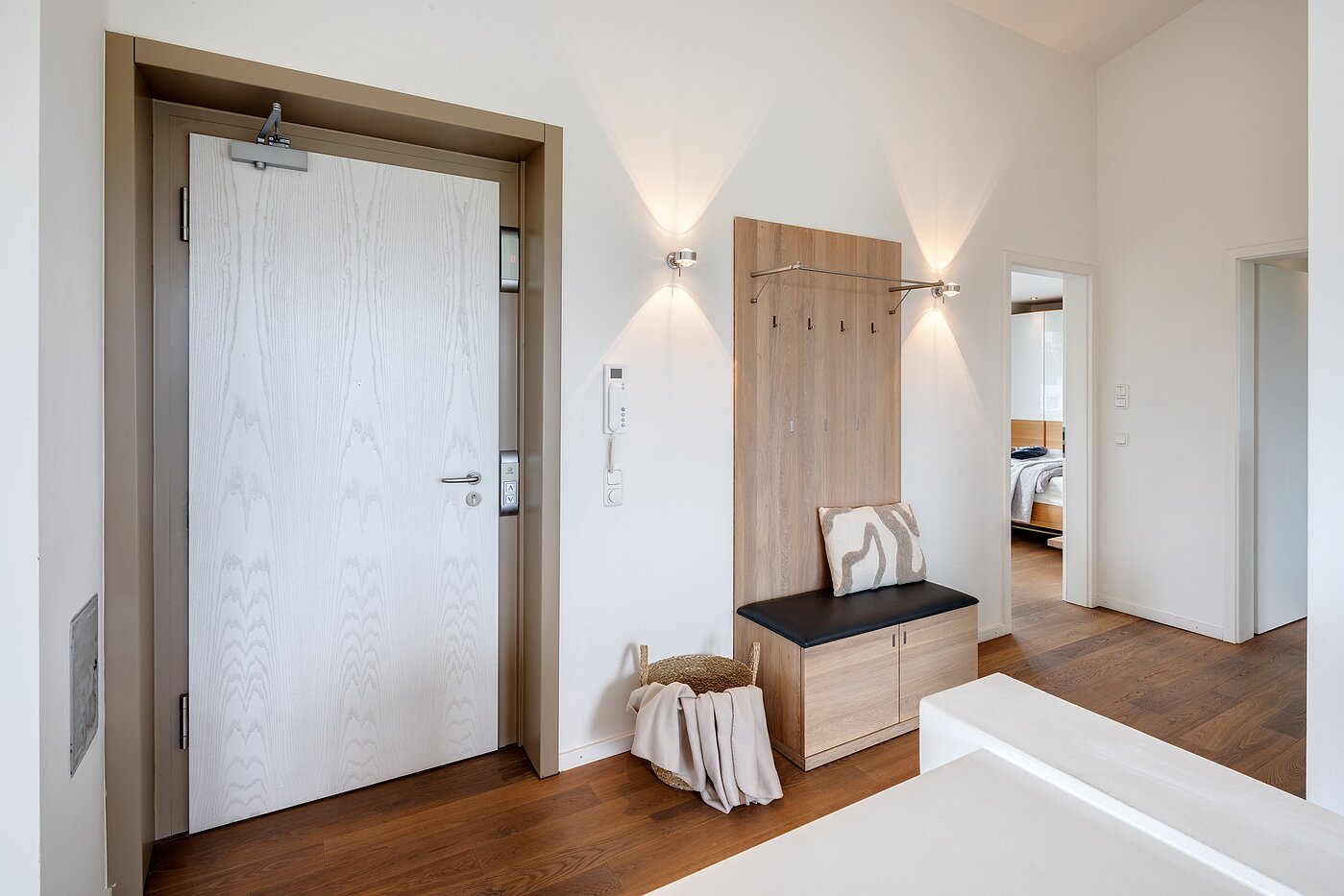 Penthouse mit 3.5 Zimmern | München-Oberföhring | 70237 | Wohnungseingangstüre mit...