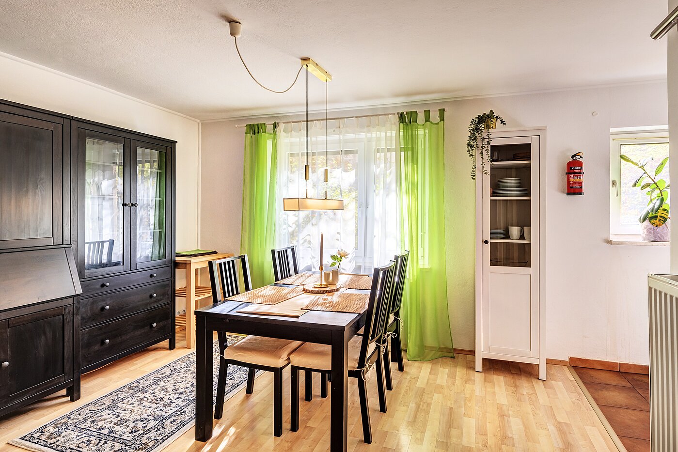 Hochparterre mit 1 Zimmer | München-Bogenhausen | 70301 | Essbereich