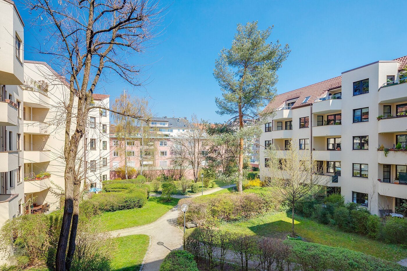 Etagenwohnung mit 2 Zimmern | München-Neuhausen | 2003ML5 | ...zum grünen Innenhof