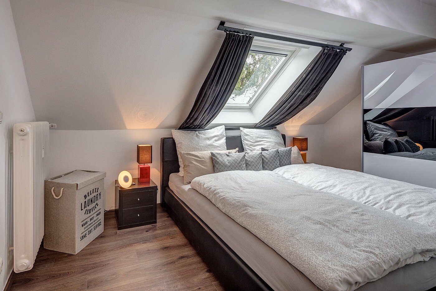 Dachgeschosswohnung mit 3 Zimmern | München-Hasenbergl | 1803ML5 | Großzügiges Schlafzimmer