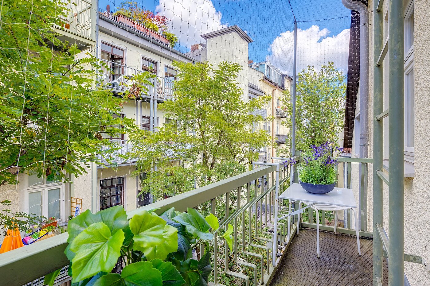 Etagenwohnung mit 2 Zimmern | München-Altstadt | 2106ML7 | ...schönen Balkon