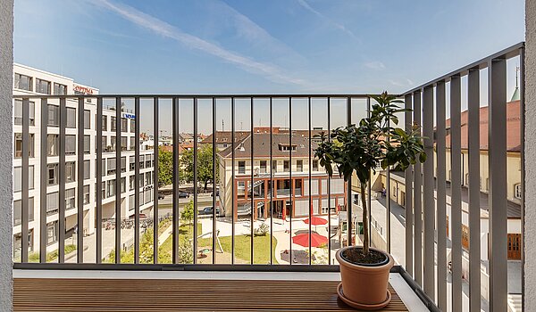 Etagenwohnung mit 2 Zimmern | München-Maxvorstadt | 70023 | Balkon mit Morgensonne
