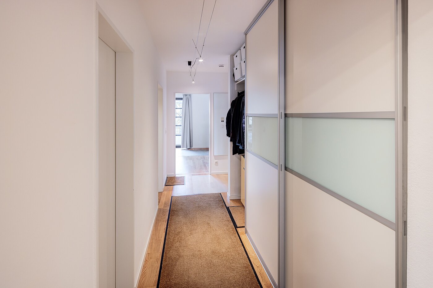 Etagenwohnung mit 2 Zimmern | 70206 | ...Stellfläche
