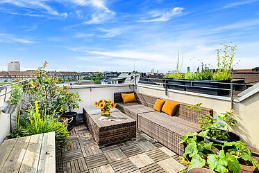 Neuhausen: Sonnige 5-Zimmer Dachterrassen-Maisonette zum Verlieben