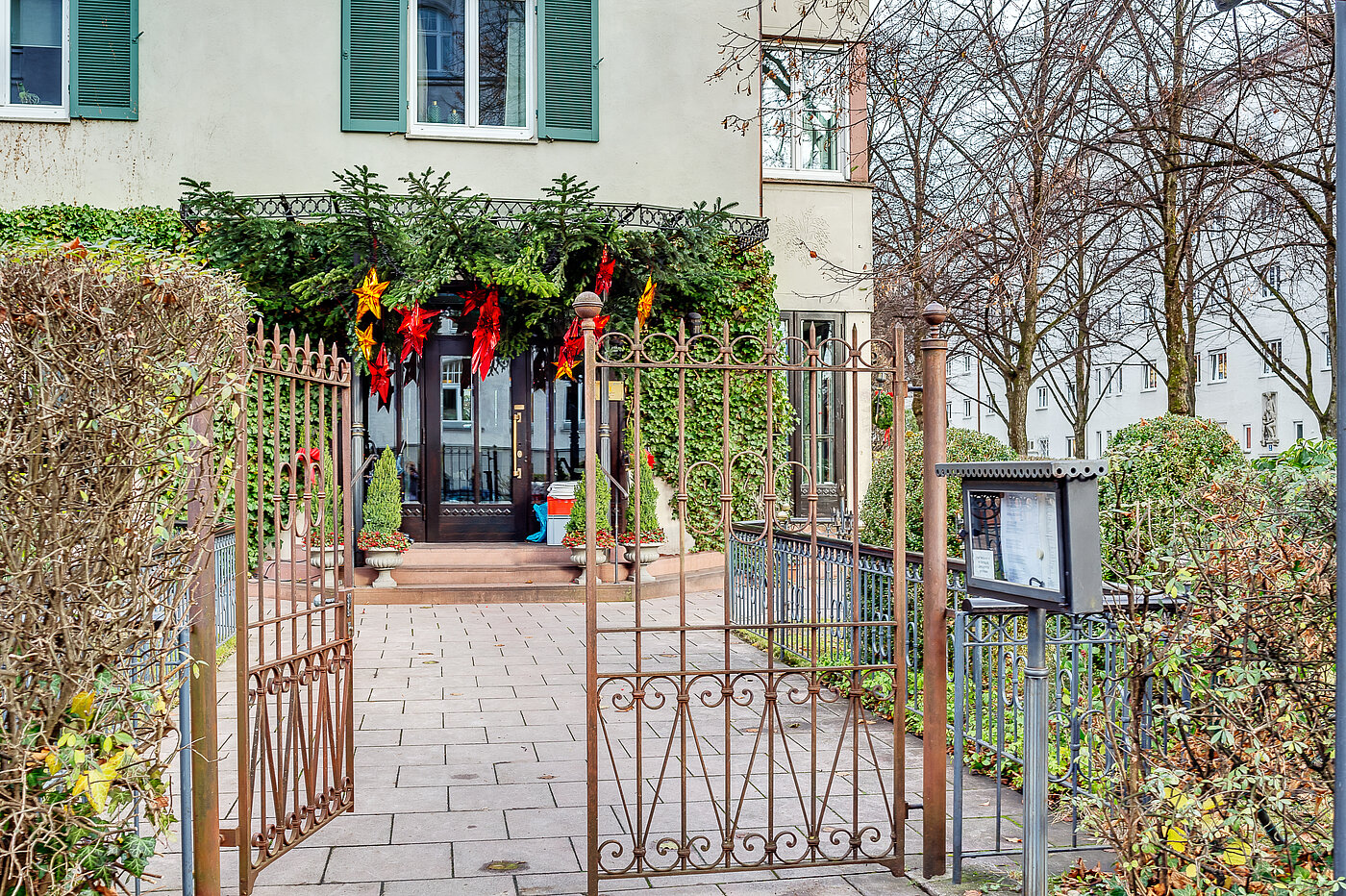 Etagenwohnung mit 2 Zimmern | München-Bogenhausen | 70160 | ...und um...