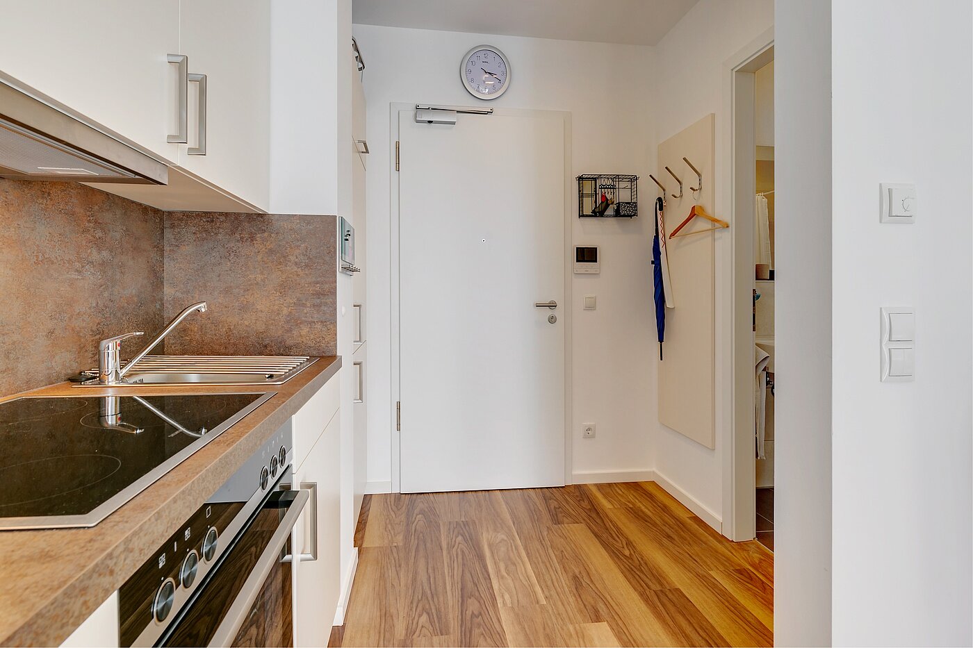 Erdgeschosswohnung mit 1 Zimmer | München-Milbertshofen | 2202ML8 | Eingangsbereich und Bad