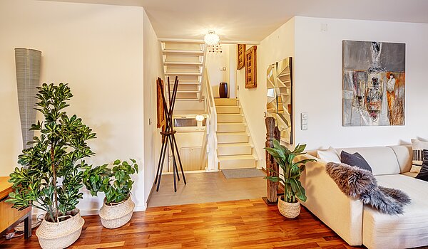 Reiheneckhaus mit 3 Zimmern | Kreuth | 70037 | Offenes Treppenhaus in den Wohnbereich