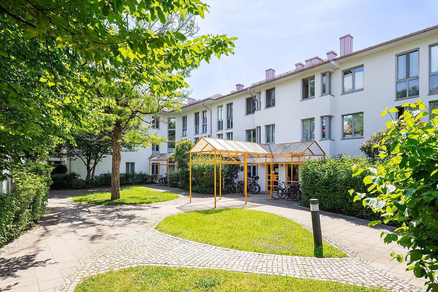 Maisonettewohnung mit 3 Zimmern | München-Milbertshofen | 702341 | Außenanlagen