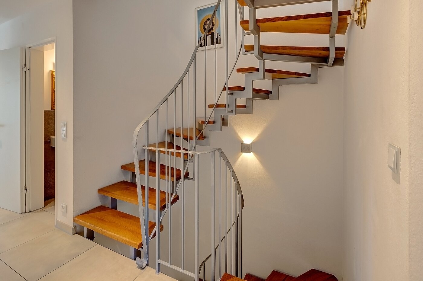 Etagenwohnung mit 4 Zimmern | Ismaning | 700081 | Treppenhaus in der Wohnung